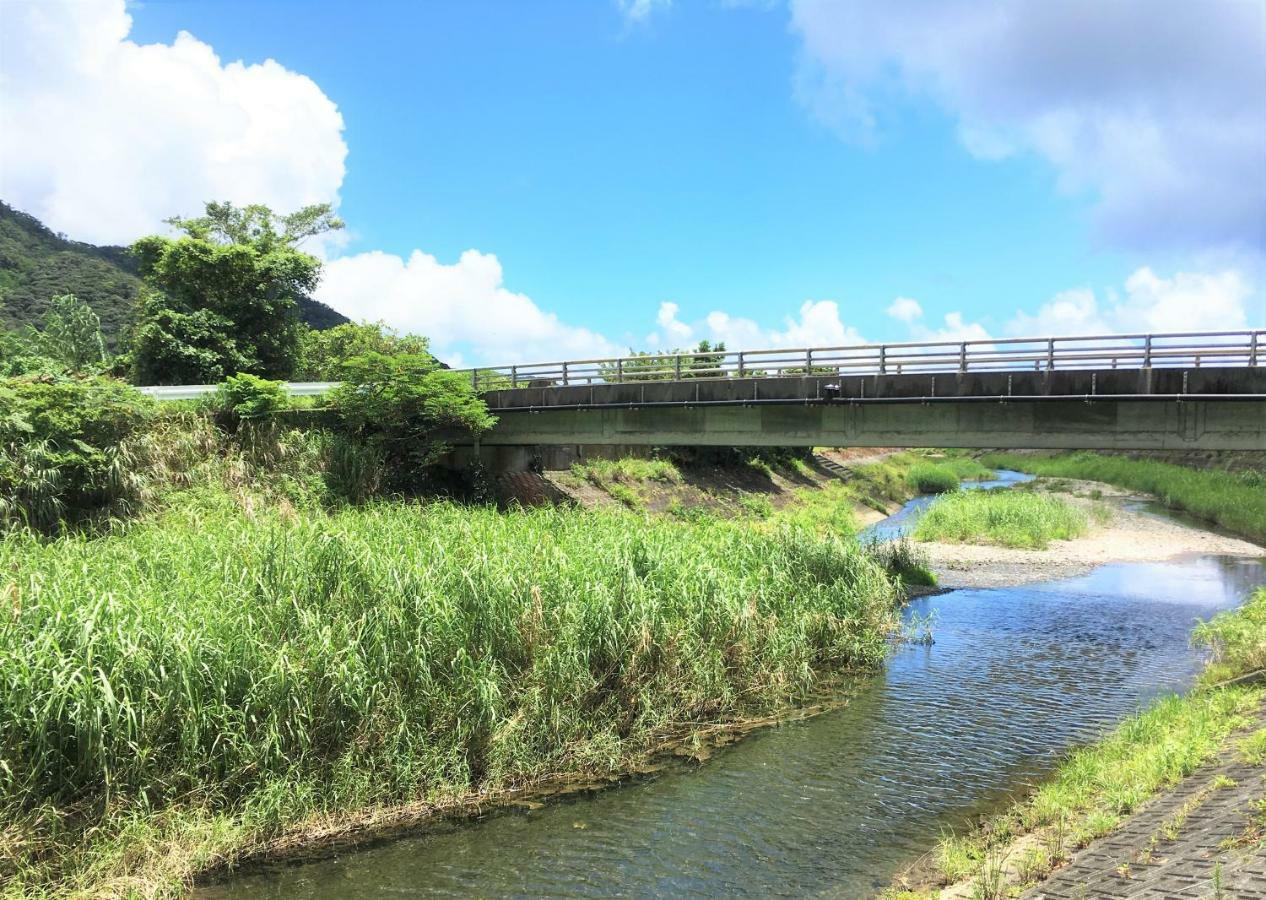 奄美ゲストハウス Hub A Nice Inn Setouchi  Exterior photo